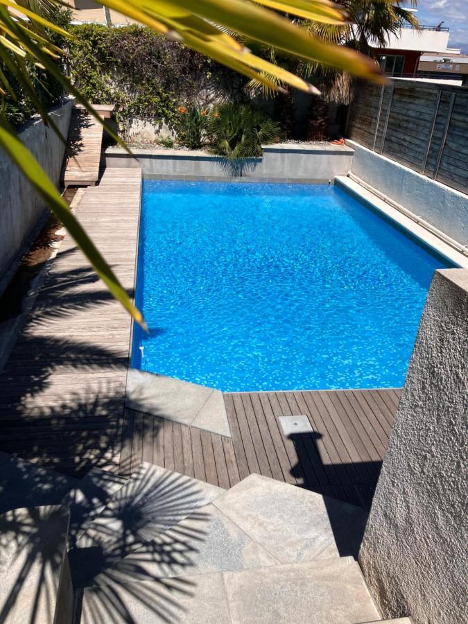 2 Pieces Rez-de-jardin Dans Maison Avec Piscine Villeneuve-Loubet