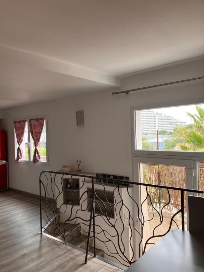 Apartment 2 Pieces Rez-de-jardin Dans Maison Avec Piscine *