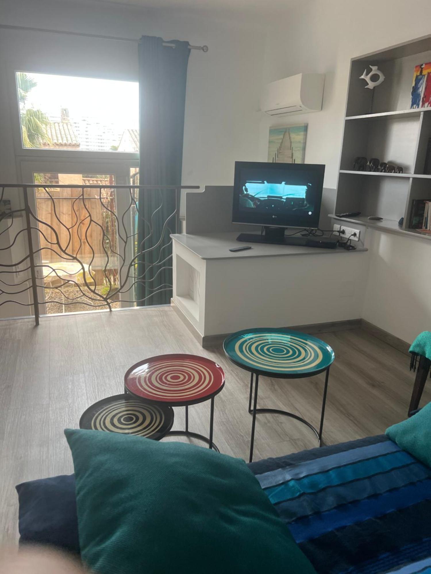 2 Pieces Rez-de-jardin Dans Maison Avec Piscine Apartment *